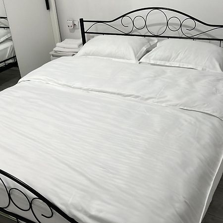 Home Sweet Home Apartment With 3 Rooms 부자우 외부 사진