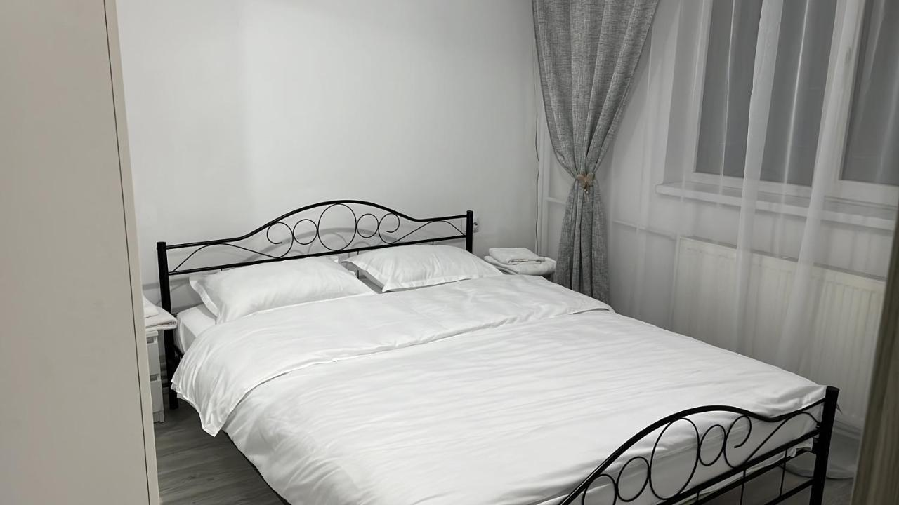 Home Sweet Home Apartment With 3 Rooms 부자우 외부 사진